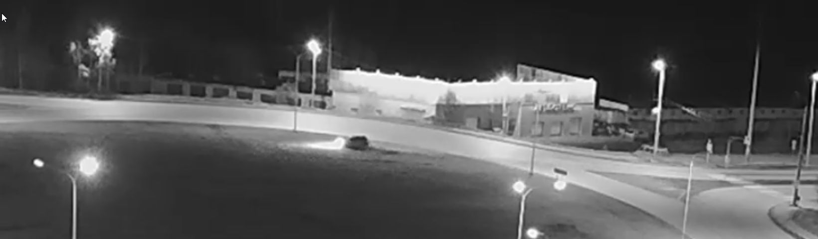 Кольцо не прошел: разогнавшаяся легковушка проложила свой маршрут в крупном районе Петрозаводска