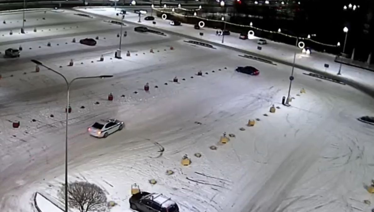 Горе-дрифтер отжигал на глазах инспекторов ГАИ Петрозаводска