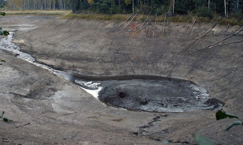 «Эти озёра не умирают — они дышат»: как озеро рядом с Карелией ушло под землю