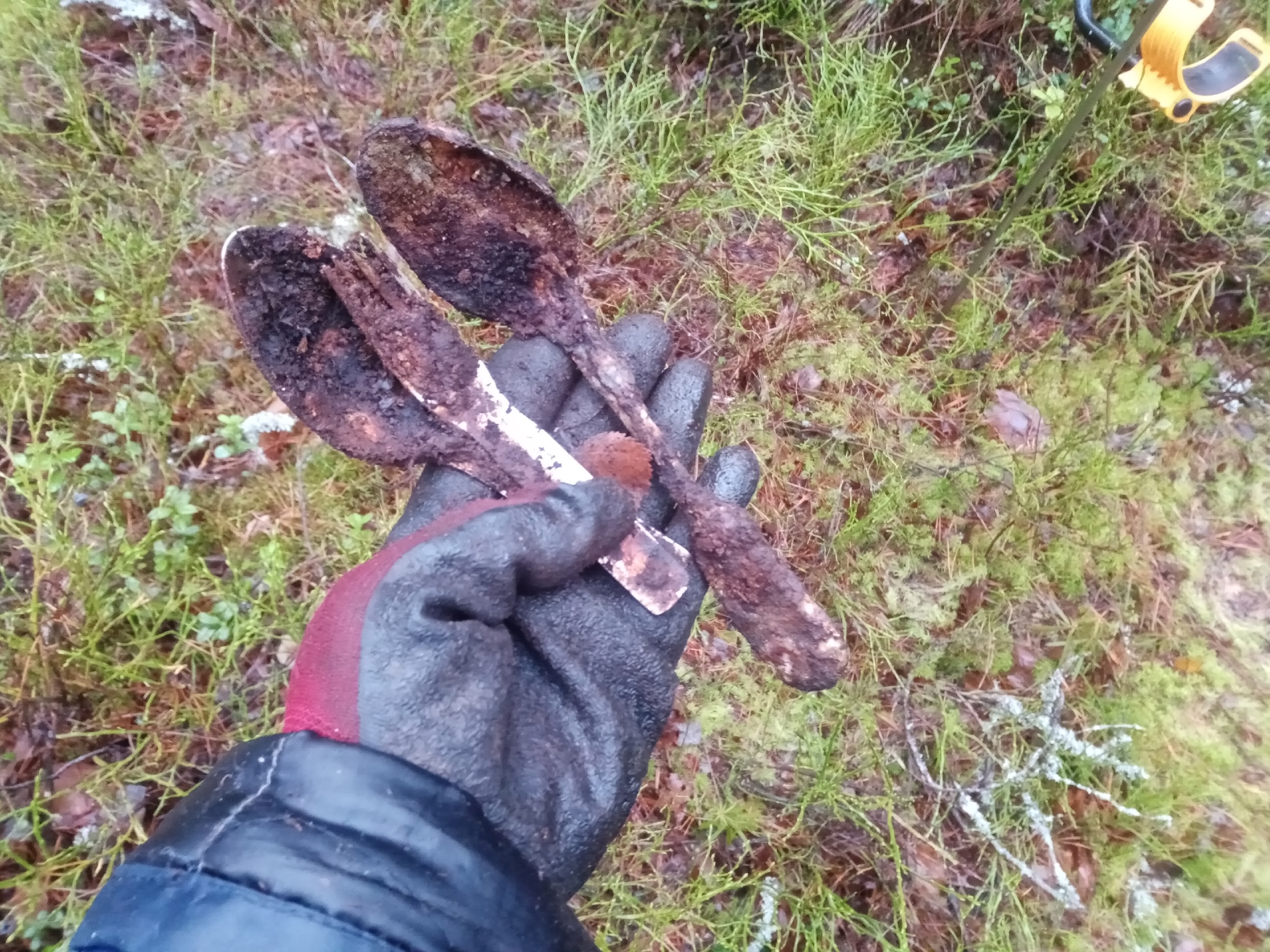 Карельские поисковики установили личность солдата по найденной именной ложке