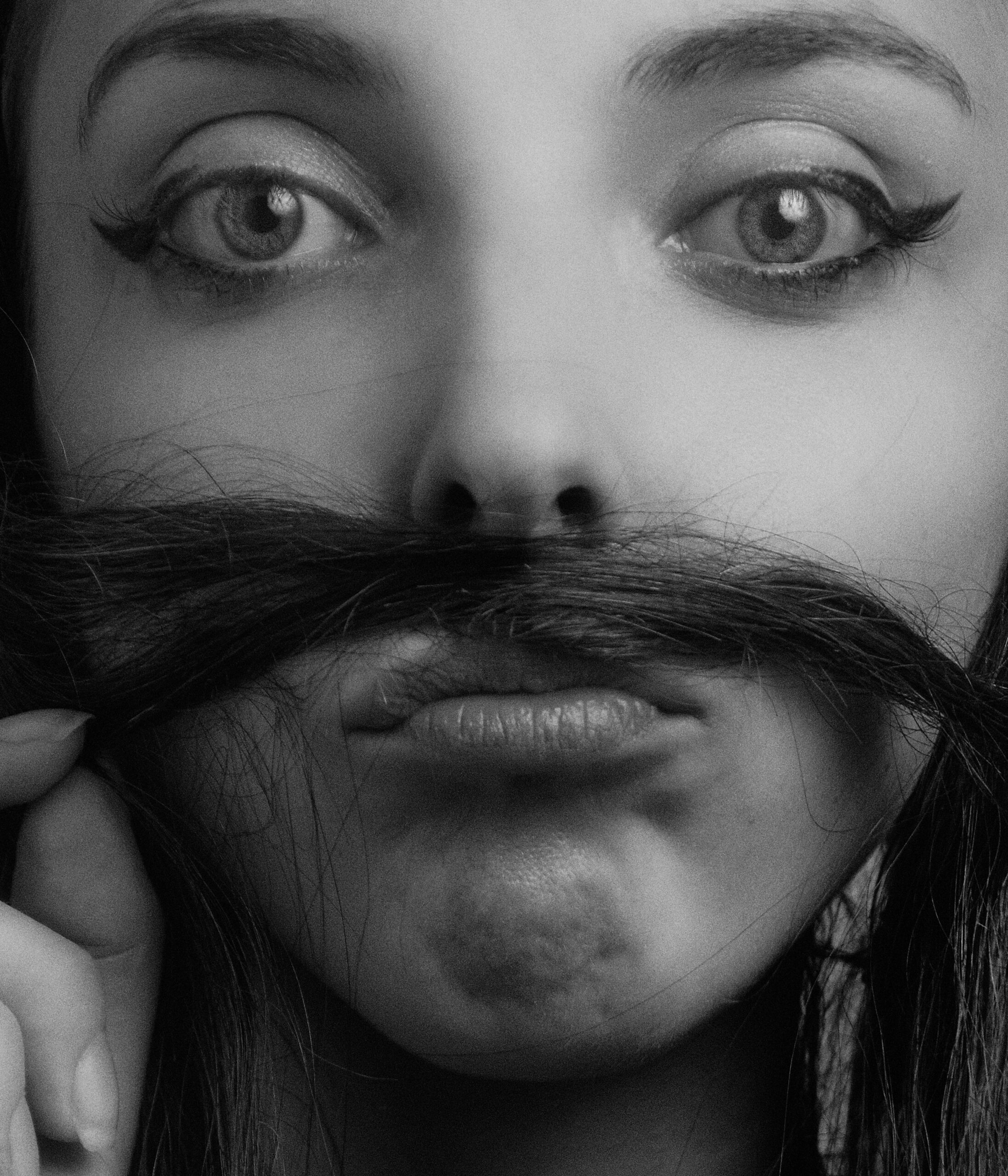 Усы в подарок: питание калечит жизни девочек-подростков