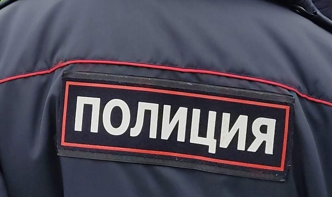 Проблемный мужчина тайком вынес дорогую куртку из магазина одежды в Петрозаводске