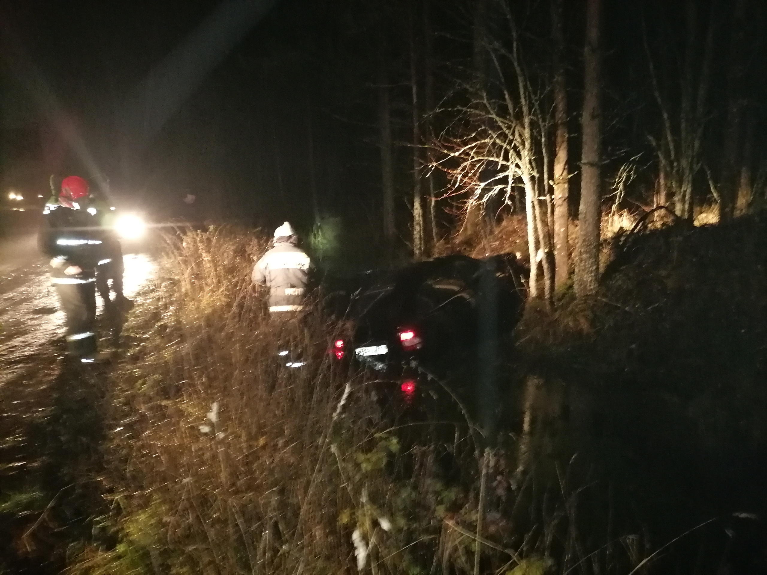 Автомобиль вылетел в кювет в районе Карелии