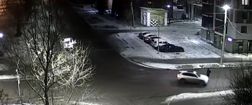 Стальные нервы: водитель врезался в столб, чтобы спасти пешехода в Петрозаводске