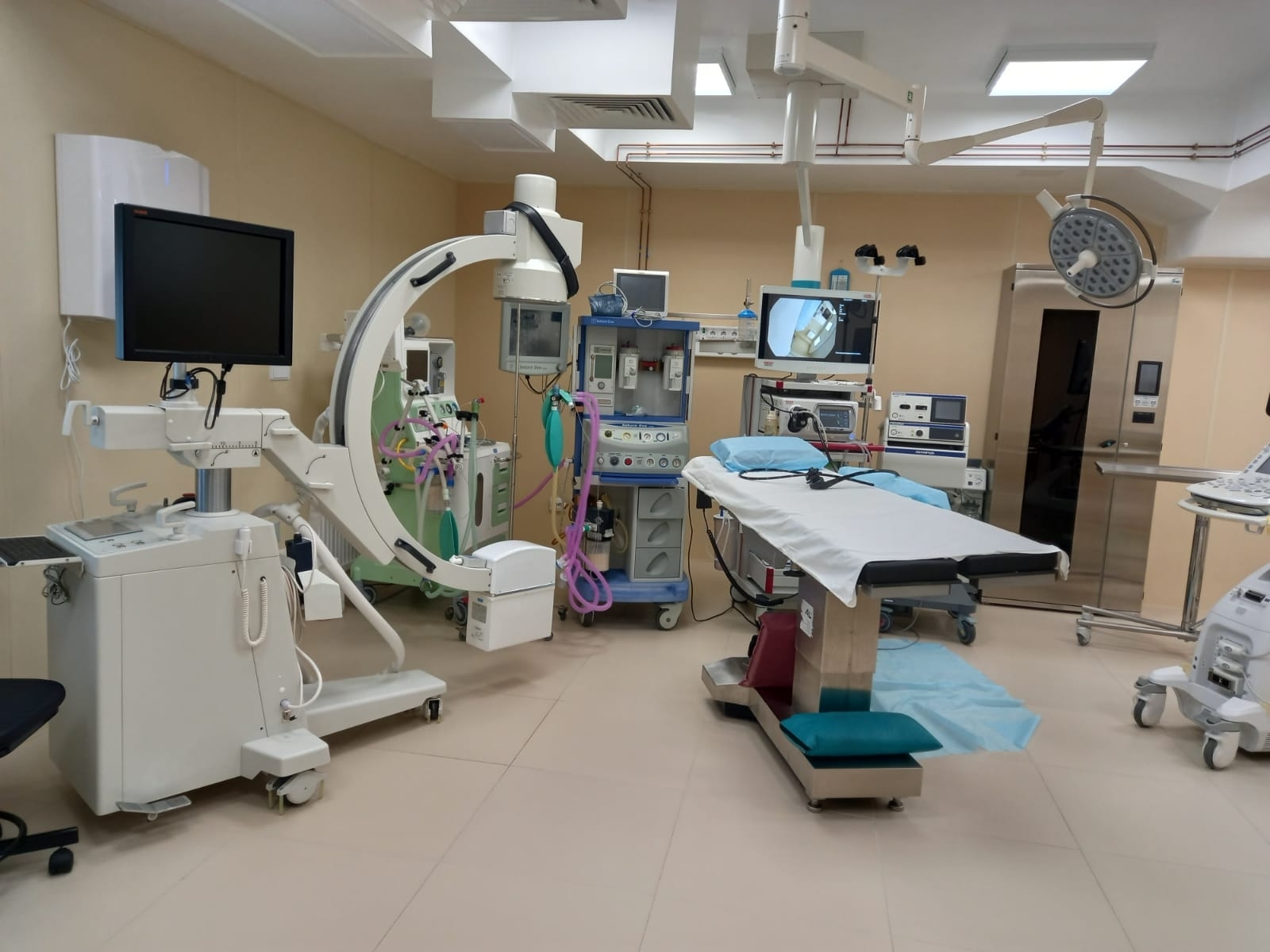 Пациентов преклонного возраста успешно прооперировали в Республиканской больнице