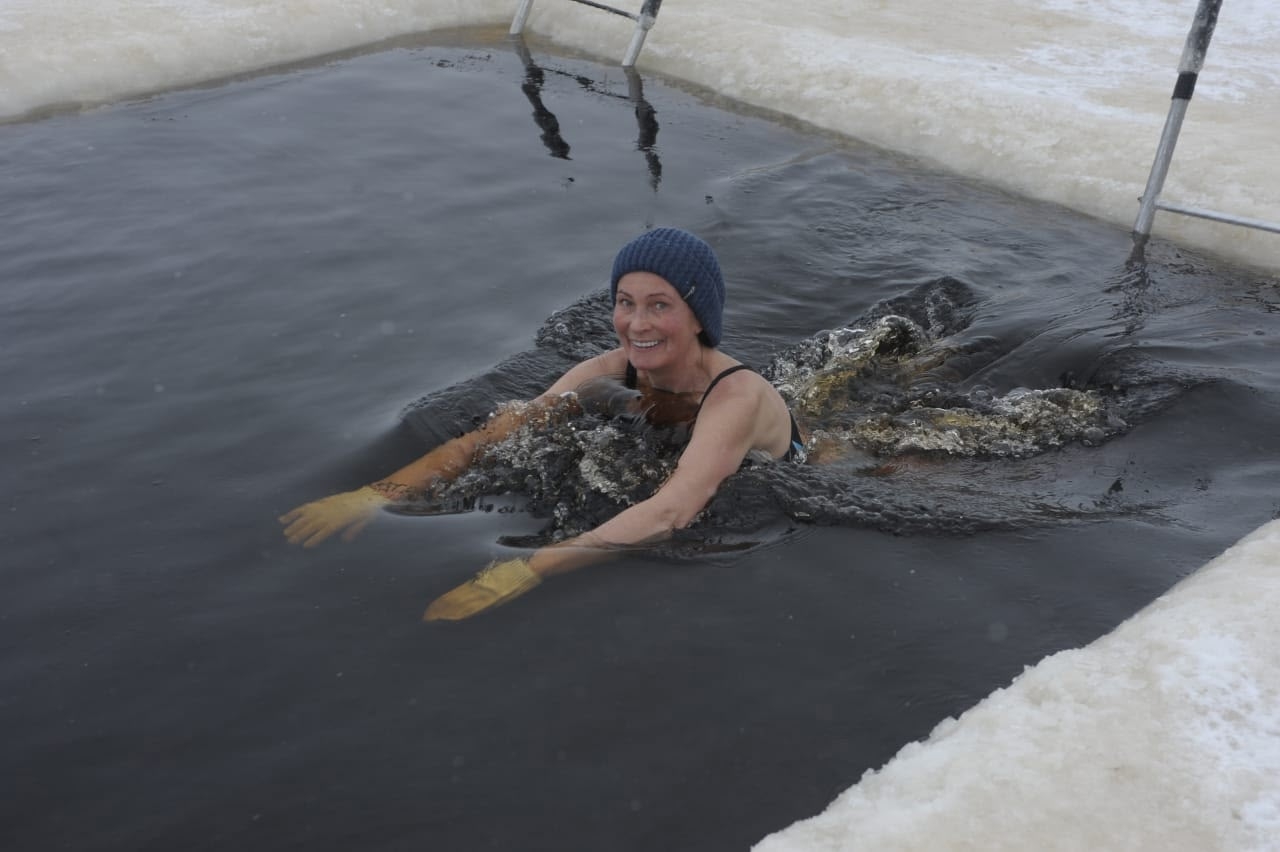 Карьерный консультант из Карелии нашла источник энергии в моржевании