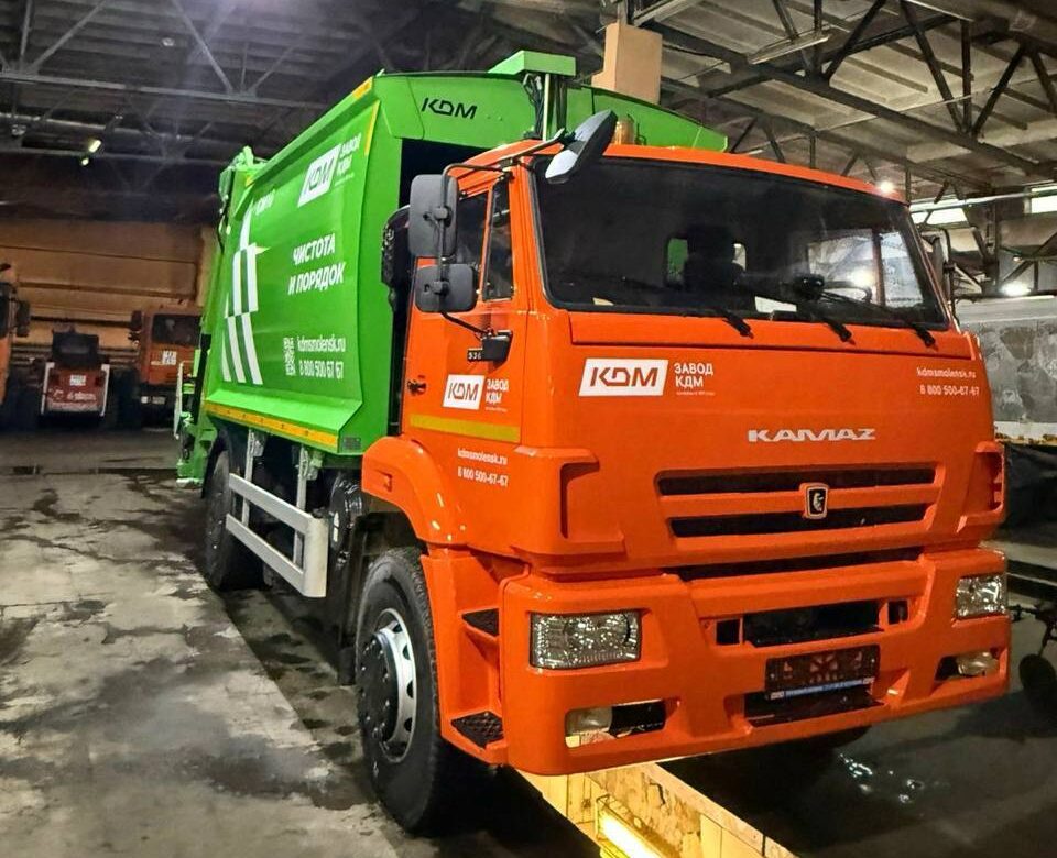 Новый мусоровоз приобрели для уборки Петрозаводска