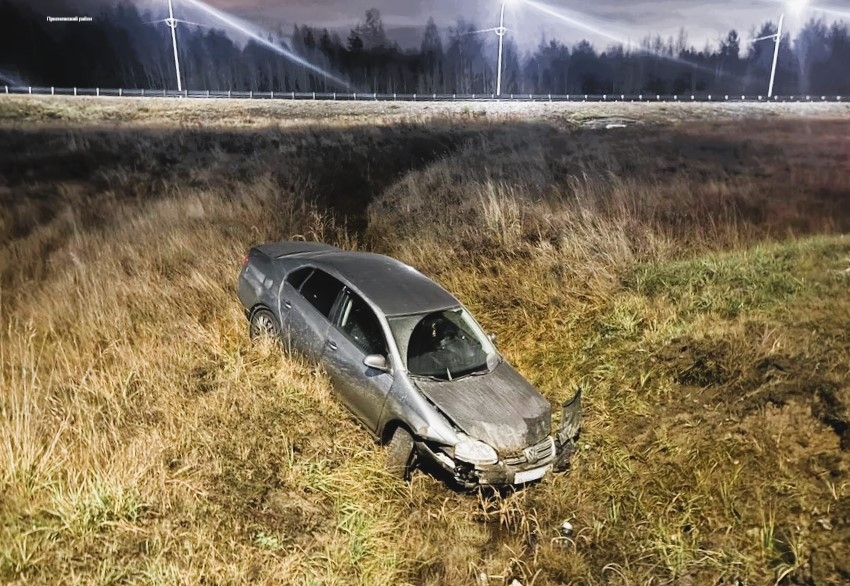 Нетрезвый гонщик отправил в полёт свою иномарку под Петрозаводском