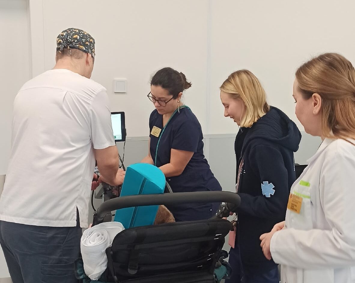 Сева сел на тренажер: стало известно состояние мальчика, которого в Карелии укусил клещ