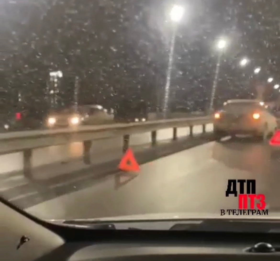 ДТП затруднило движение на оживленной магистрали Петрозаводска