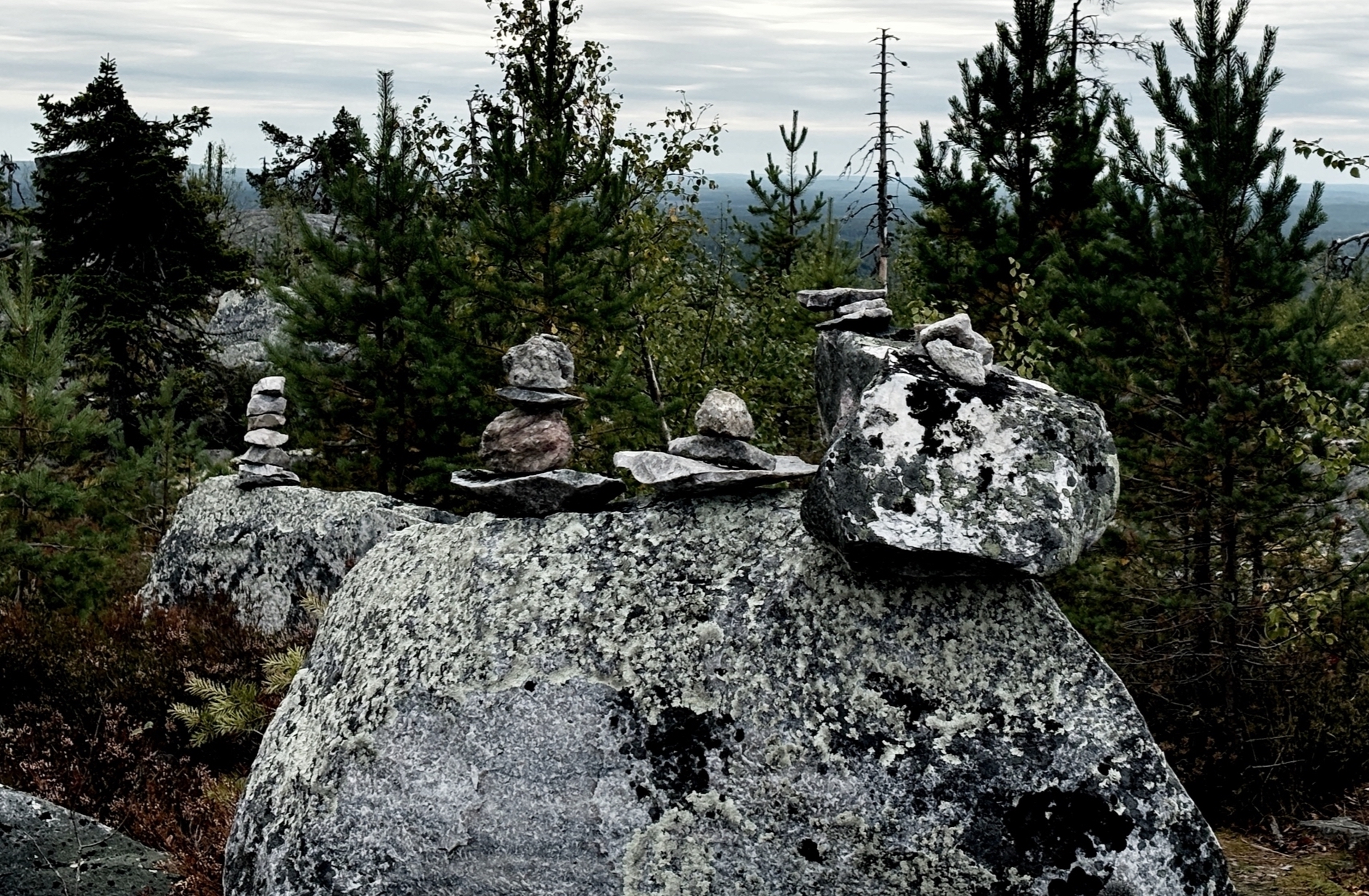 В нацпарке «Воттоваара» призвали туристов не складывать псевдосейды