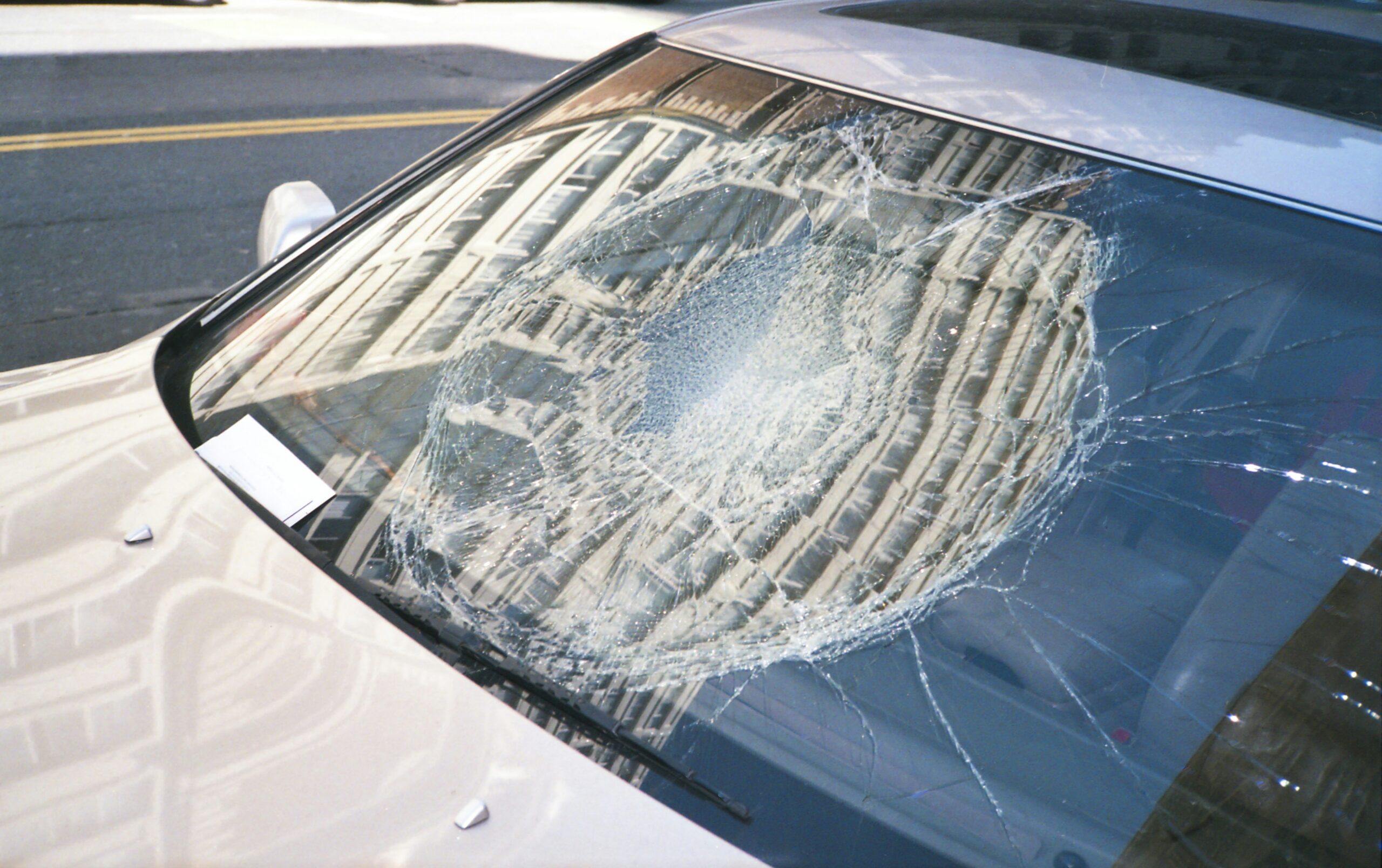 В Кеми перед судом предстанет мужчина, устроивший погром из-за парковки соседа