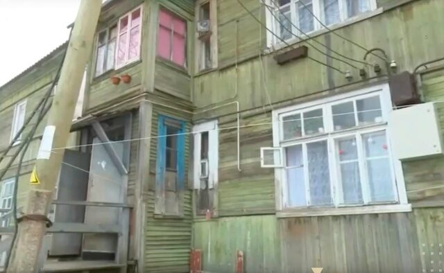 Восемь лет ожидающие расселения жильцы петрозаводского барака 1932 года постройки снова написали Бастрыкину