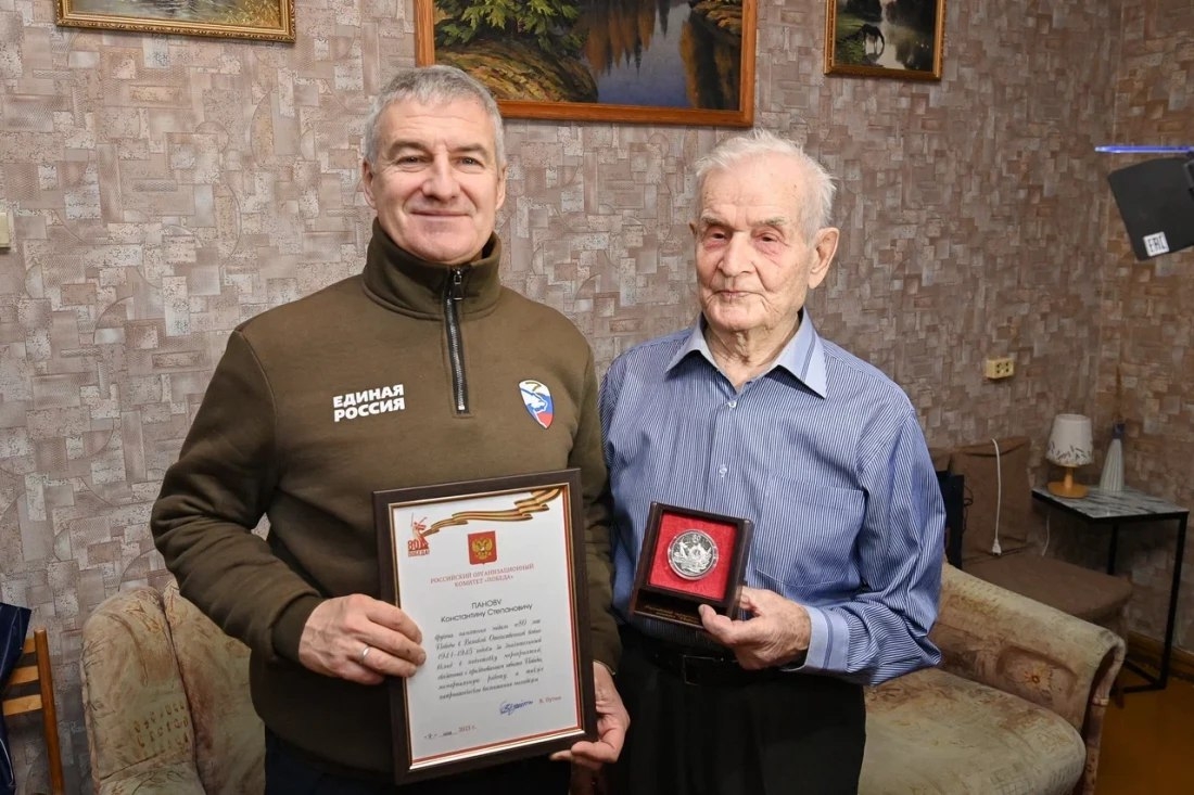 Глава Карелии поздравил 100-летнего ветерана войны