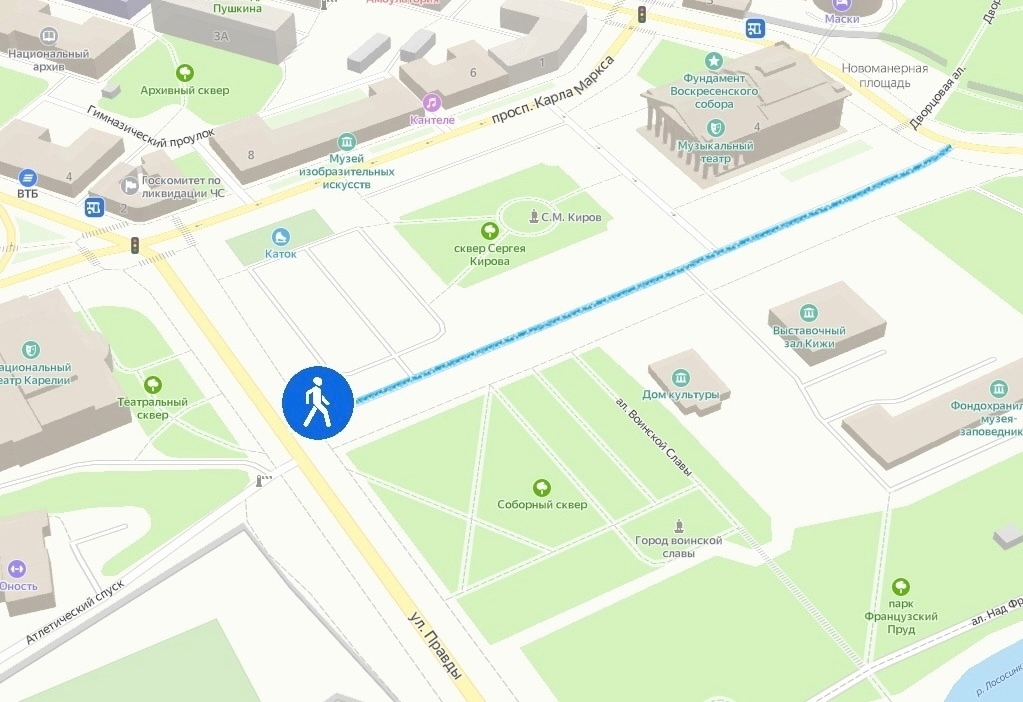 Водителей просят планировать объезд площади Кирова во время работ по установке катка