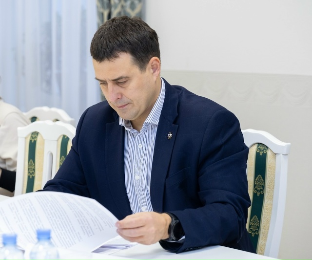 Григория Фандеева избрали новым исполнительным директором Ассоциации муниципалитетов Карелии