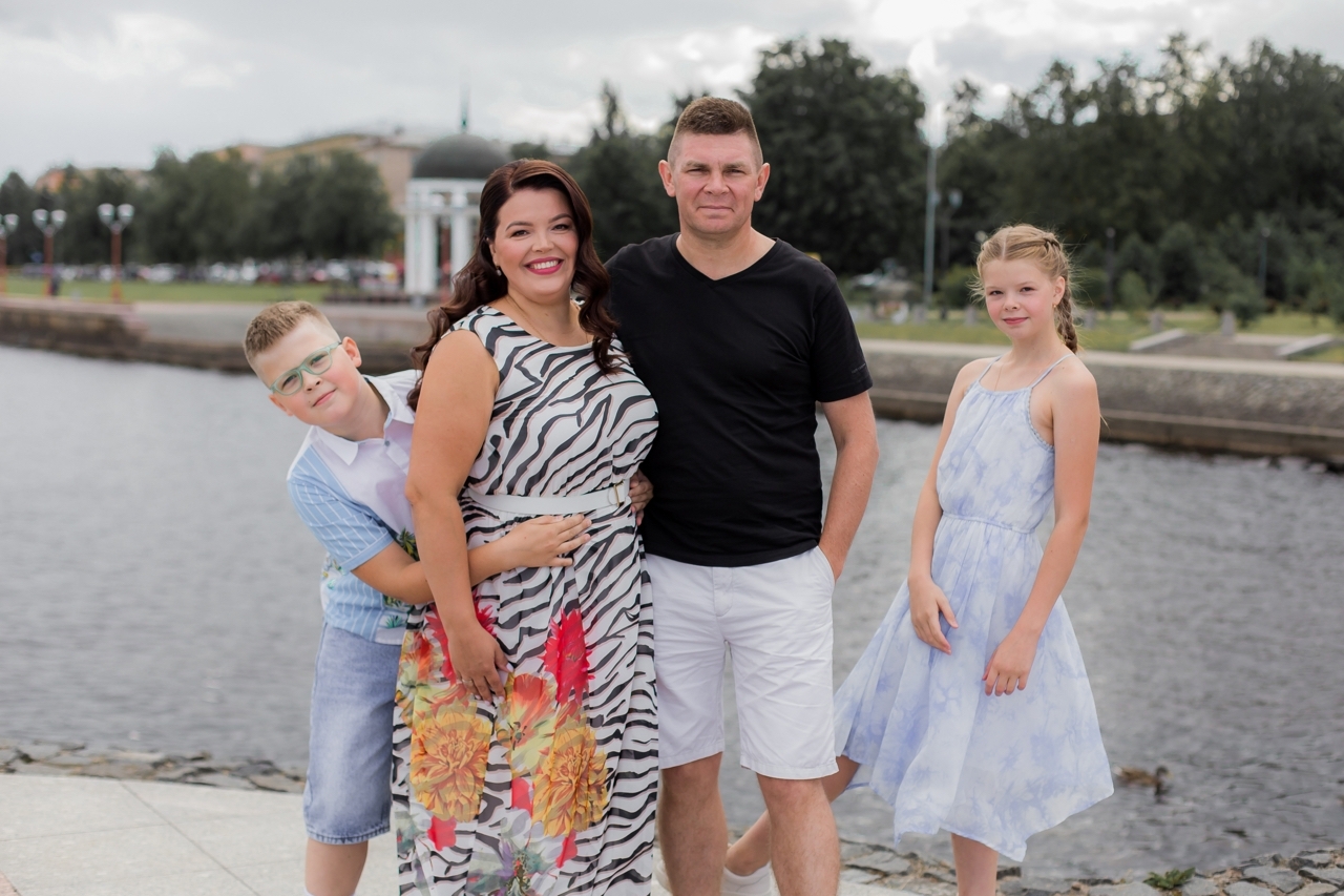 Отец известной певицы из Сенной Губы празднует день рождения