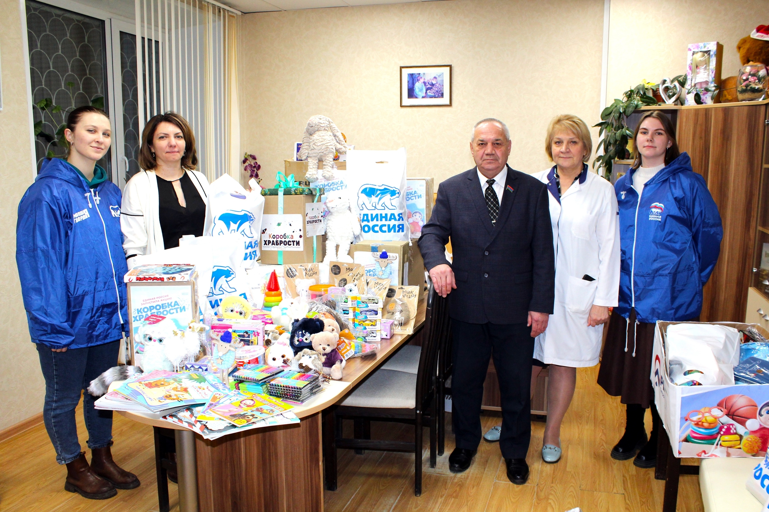 Акция «Коробка храбрости» прошла в Детской больнице Петрозаводска