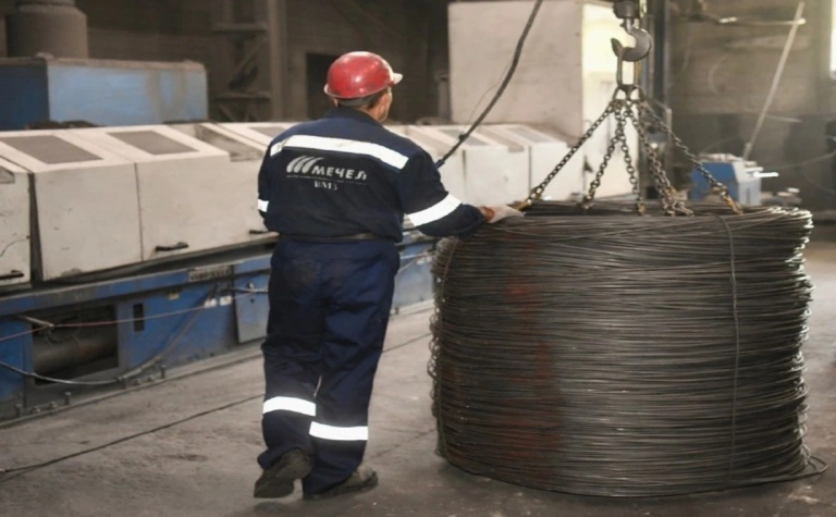 Более 60 новых вакансий предложили сотрудникам метизного завода в Карелии