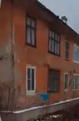 Жители разрушенного дома в Петрозаводске 8 лет ждали расселения, но сроки перенесли еще на два года