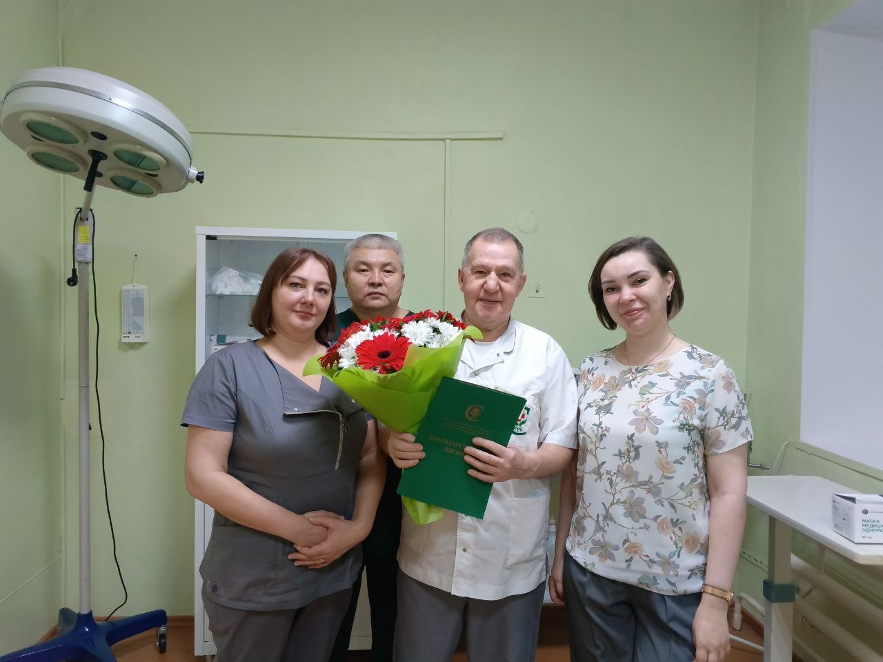 Заслуженный врач Карелии, травматолог Сегежской ЦРБ отмечает юбилей