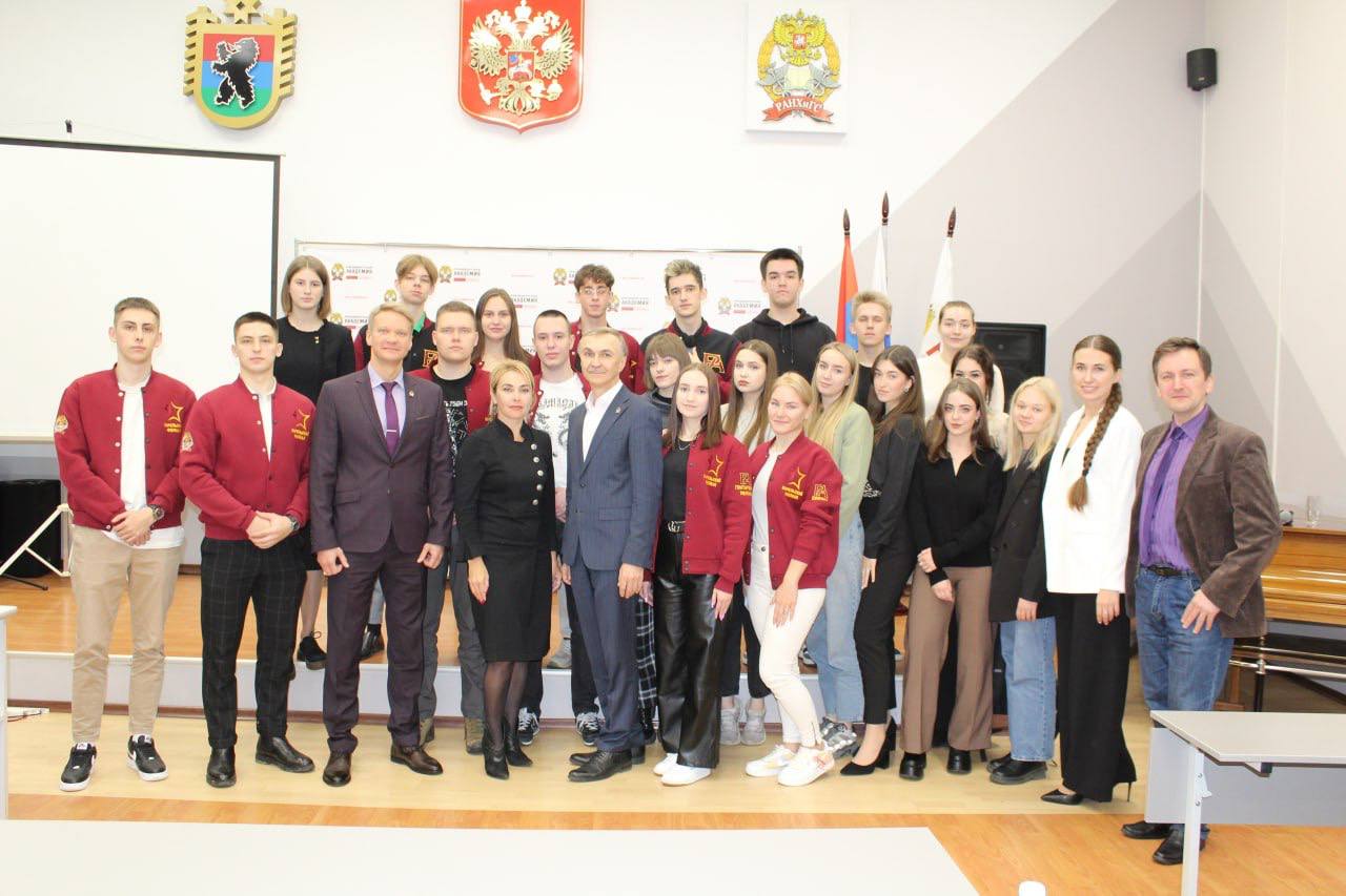 Коллектив и студентов поздравили с 30-летним юбилеем РАНХиГС