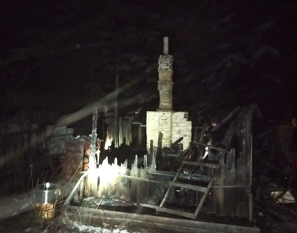 Частная баня сгорела дотла в поселке Карелии