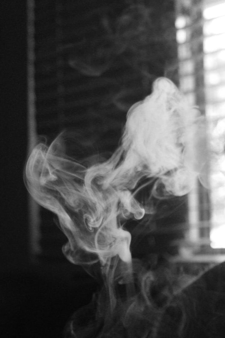 Бомжи чуть не спалили дом в Сегеже