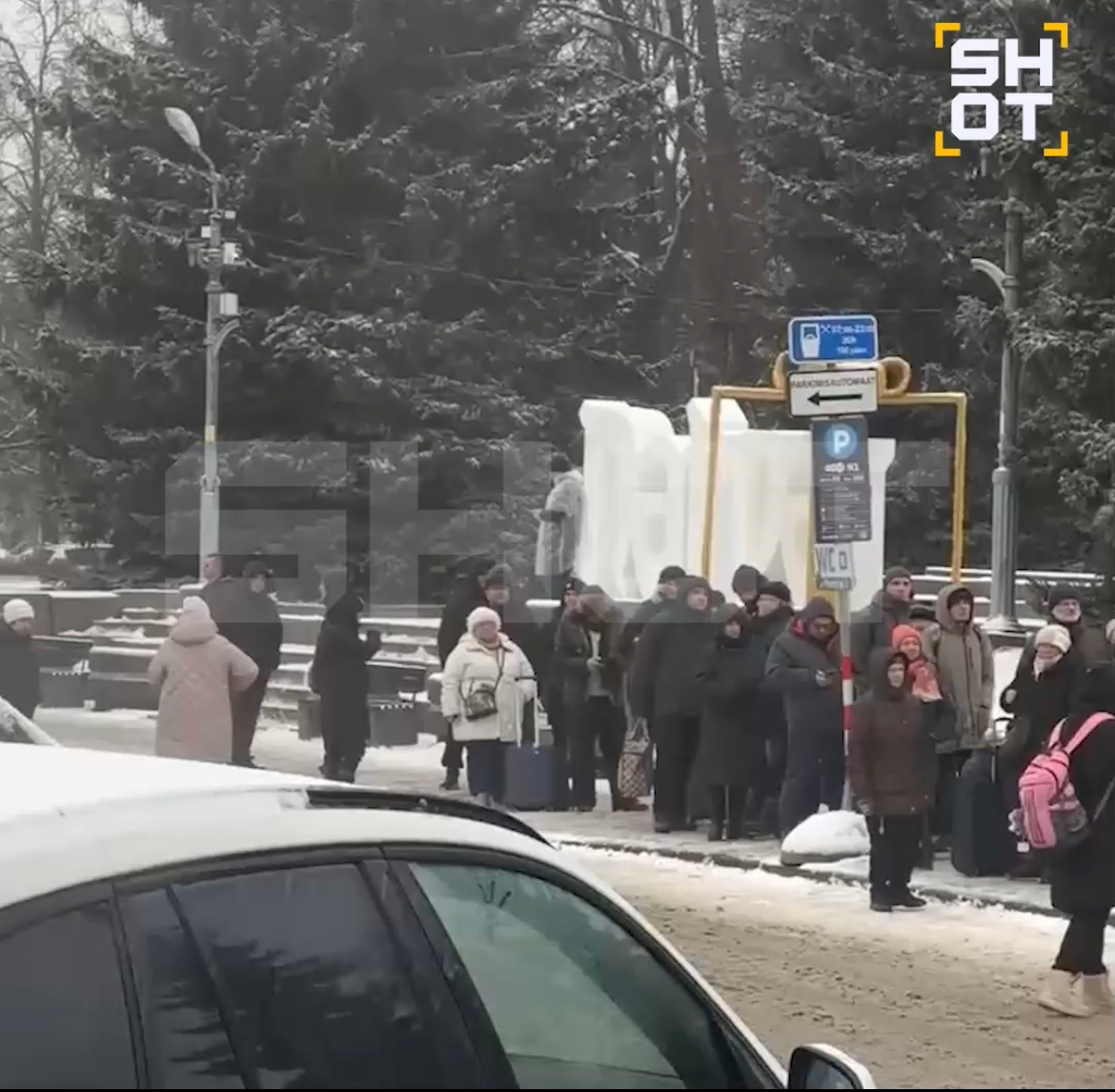 Коллапс на российско-эстонской границе: сотни жителей бывшего СССР застряли больше чем на 30 часов