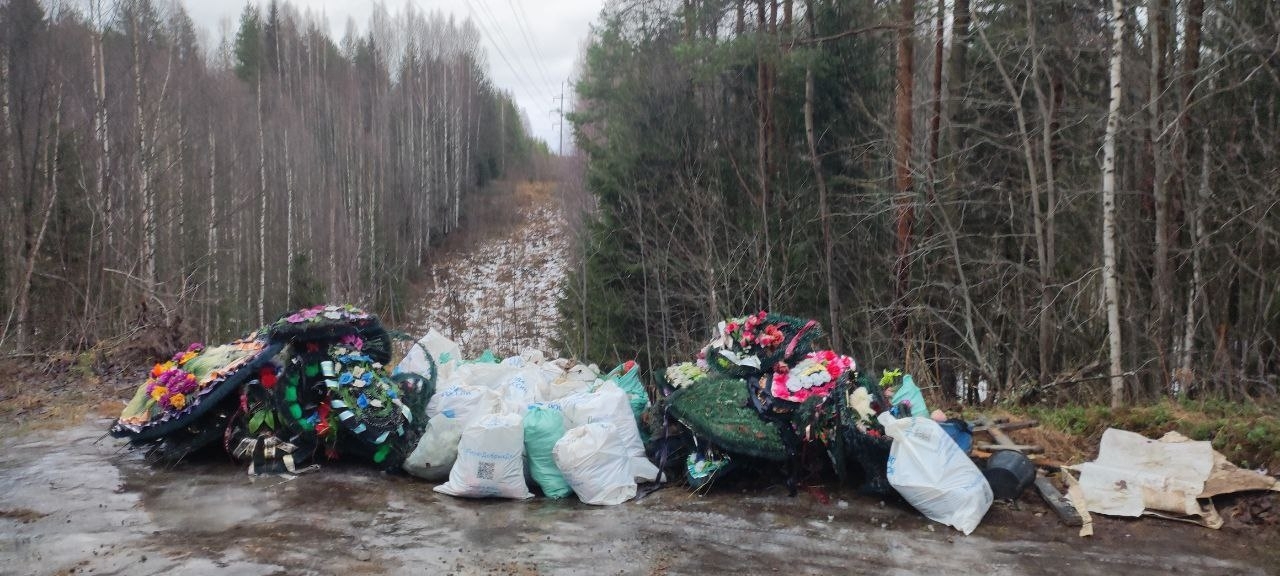 Сосновецкое кладбище очистили от груд мусора в Беломорском округе