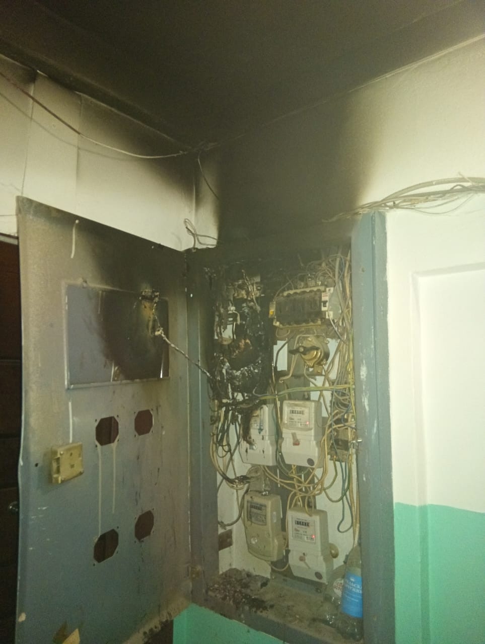 Аварийный электрощиток устроил тревожную ночь жителям шестиэтажки в Сортавале