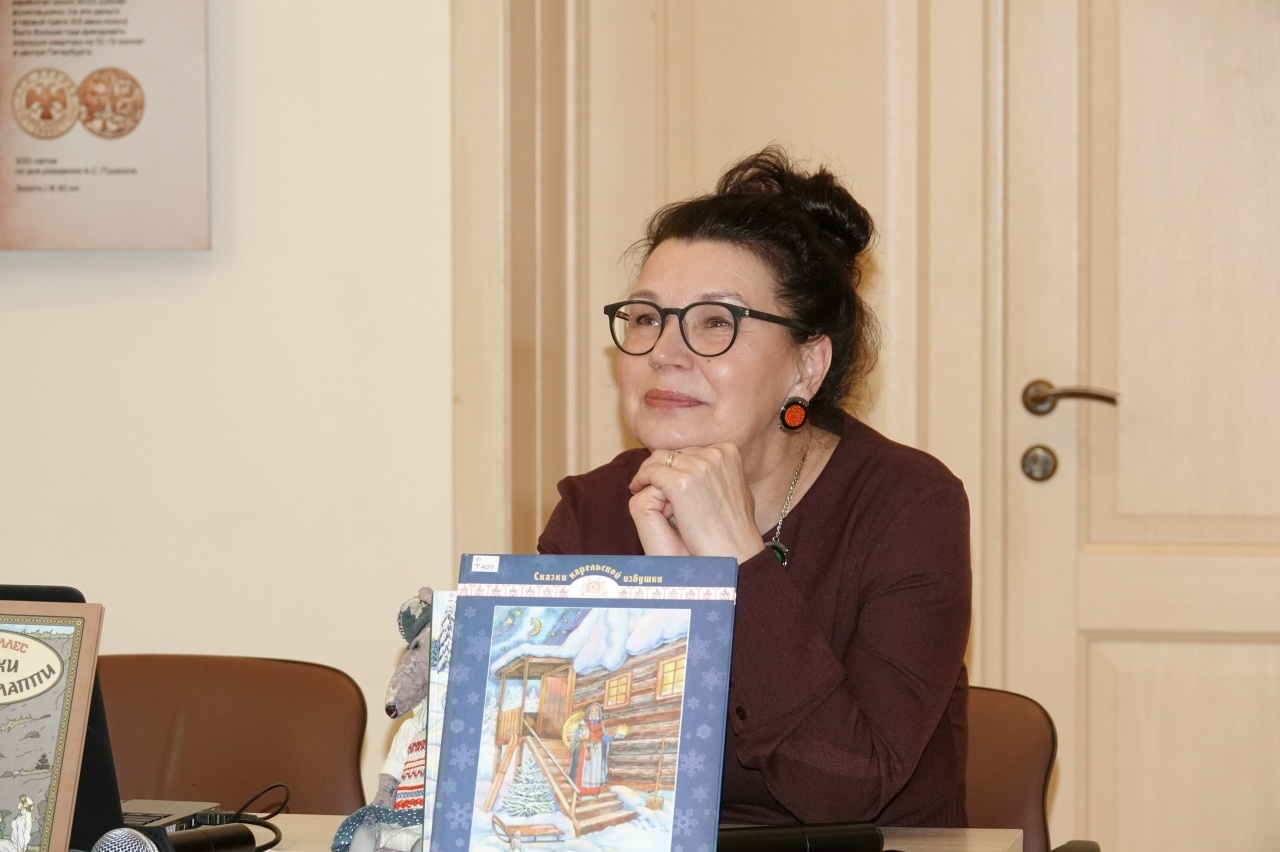 Сказочницу из Карелии с юбилеем поздравил Морозец Паккайне