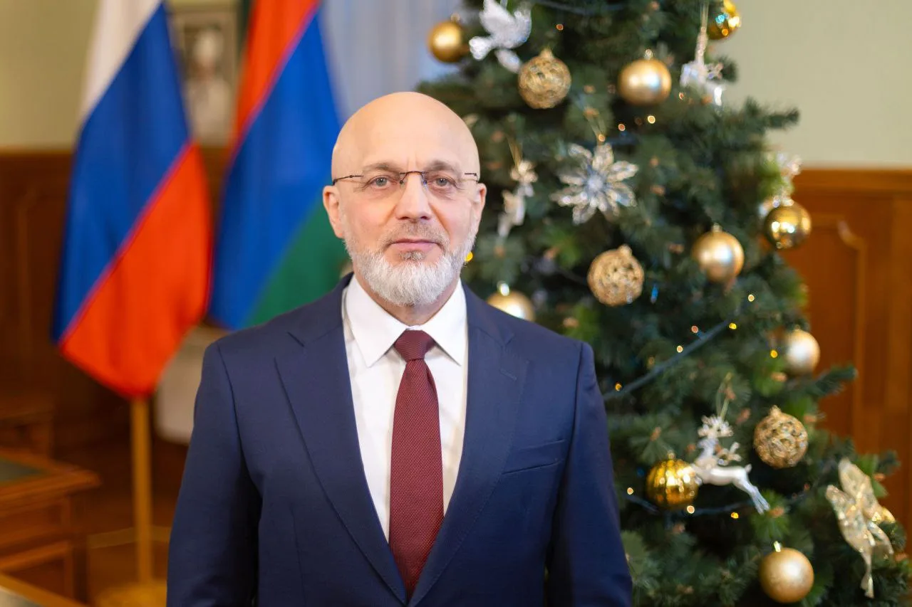 «Мы справимся с любыми задачами»: Элиссан Шандалович поздравил жителей Карелии с Новым годом