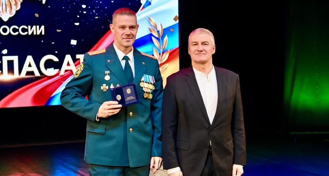 Сотрудники карельского МЧС получили награды от главы Карелии