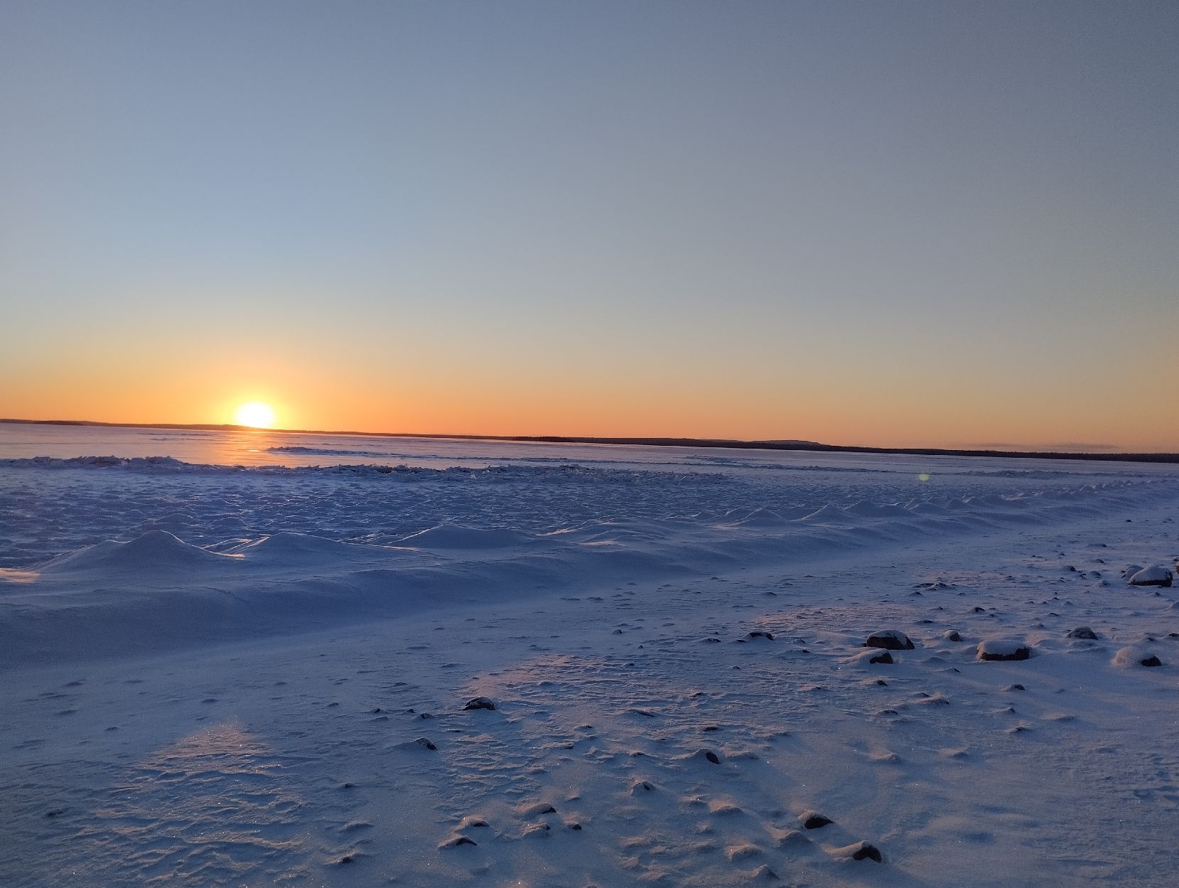 Не смог выбраться из полыньи: стали известны обстоятельства гибели рыбака в Калевальском районе