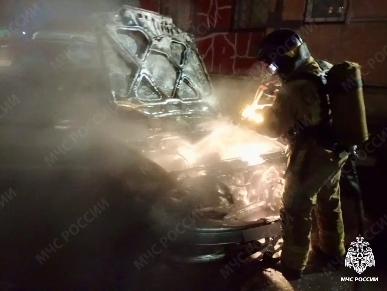 Стало известно, почему полыхала вторая за вчерашние сутки машина в Петрозаводске