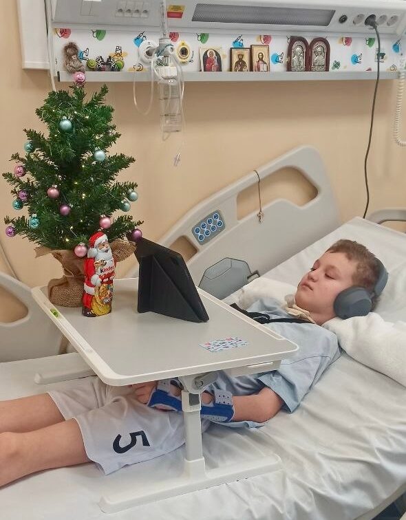 «Сильный парень»: было тяжело и больно, но Сева ни разу не сдался на реабилитации после энцефалита