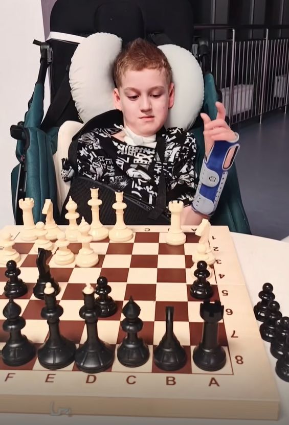 Мама мальчика, которого в мае укусил зараженный клещ: Сева удивляет врачей и готов тренироваться сутками