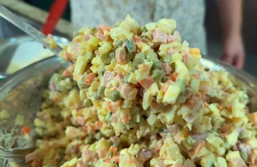 Салат оливье стал самым дорогим в Карелии