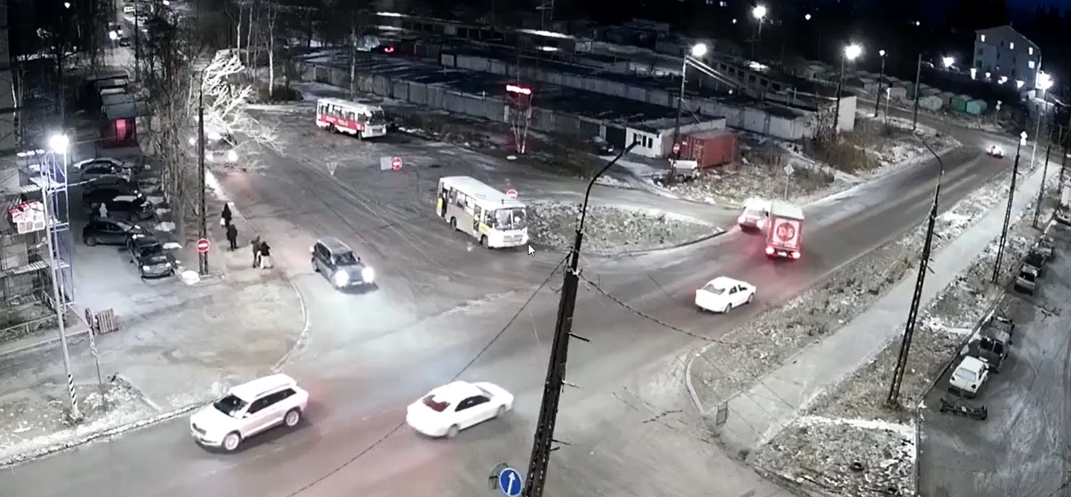 Легковушка завершила обгон в кустах одного из районов Петрозаводска