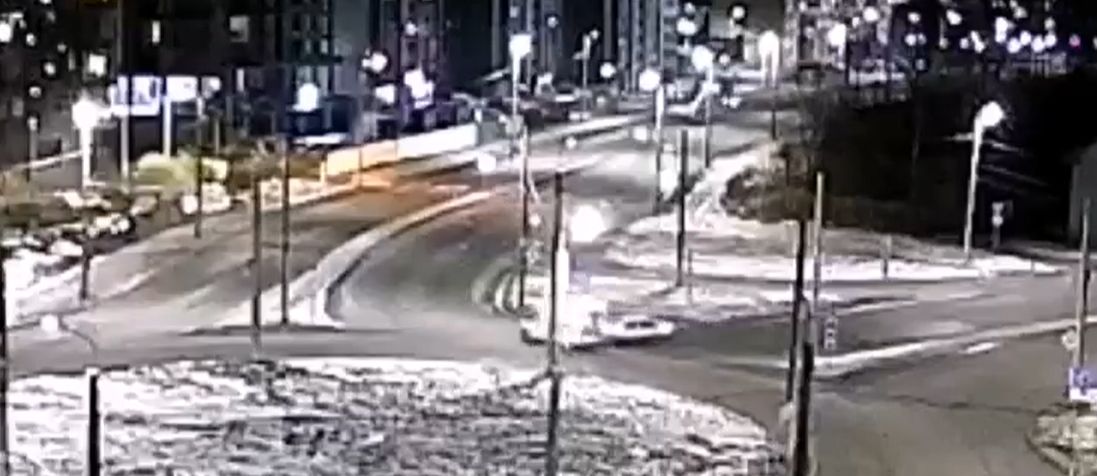 Скорая попала в ДТП в Петрозаводске - врезавшаяся в спецмашину легковушка уехала с места аварии