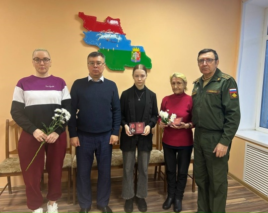 Государственные награды вручили родным погибших бойцов на СВО в Сегежском округе