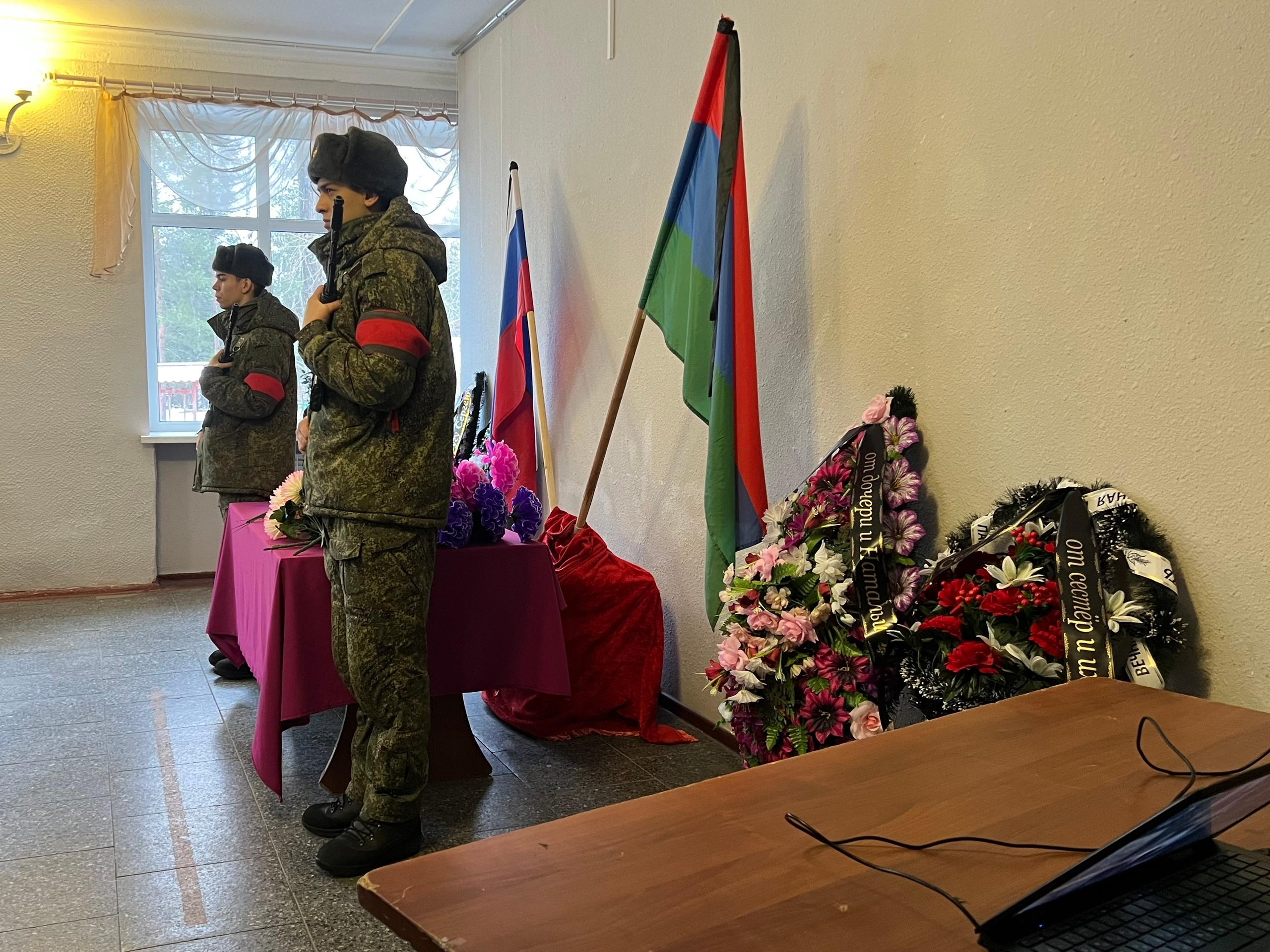 Обряд отпевания погибших в зоне СВО бойцов провели в Медвежьегорске