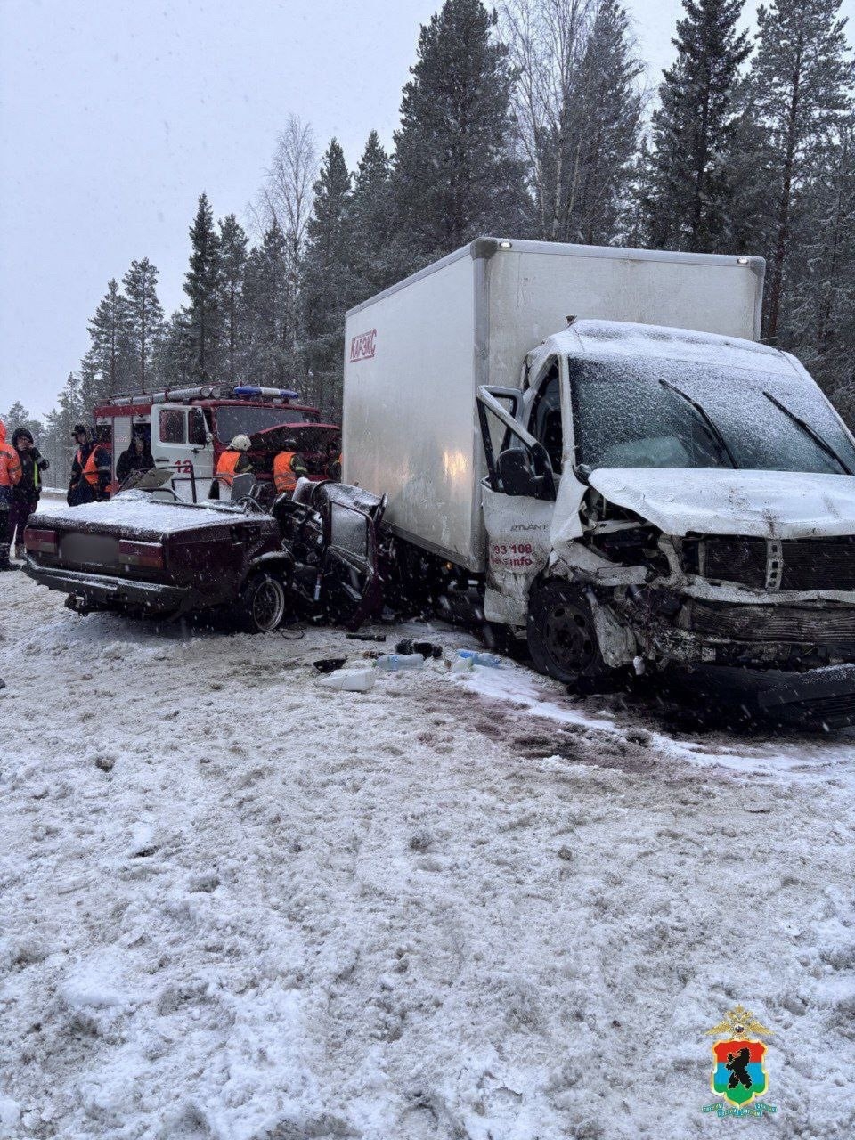 Появились фото с места смертельного ДТП на трассе в Карелии