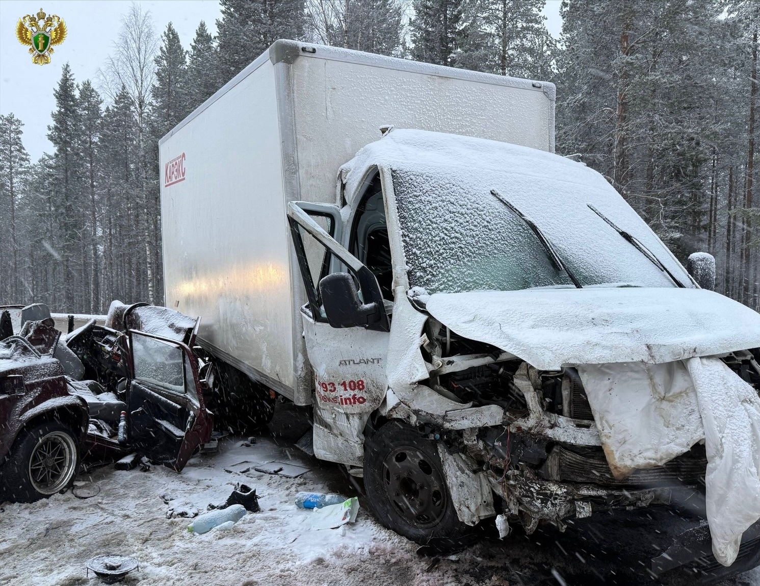 Прокуратура работает на месте смертельного ДТП на трассе в Карелии