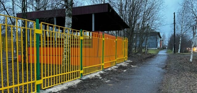 Осужденные, находящиеся в колонии №9, изготовили забор для петрозаводского детского сада