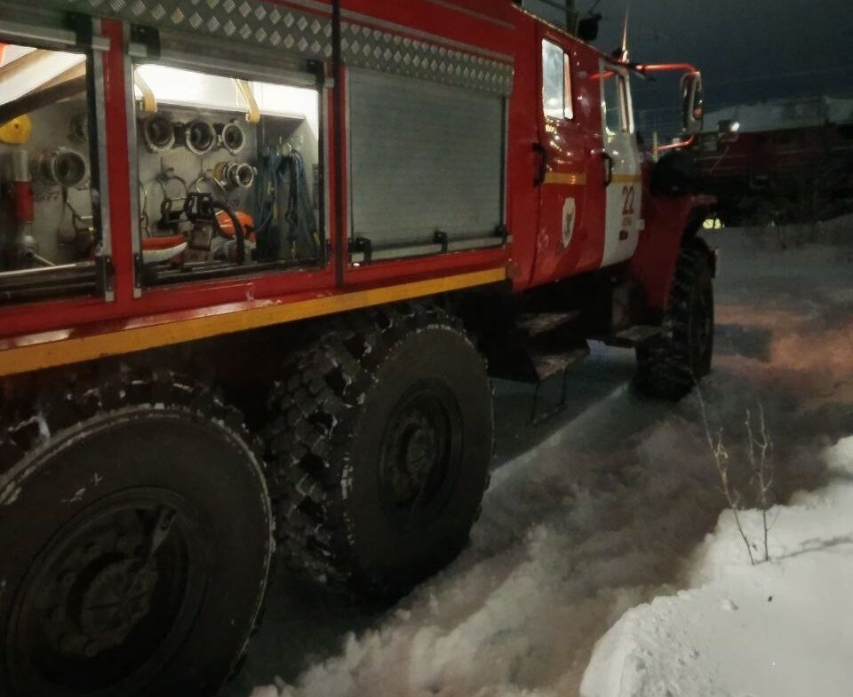 Клубы дыма повалили из локомотива в Карелии