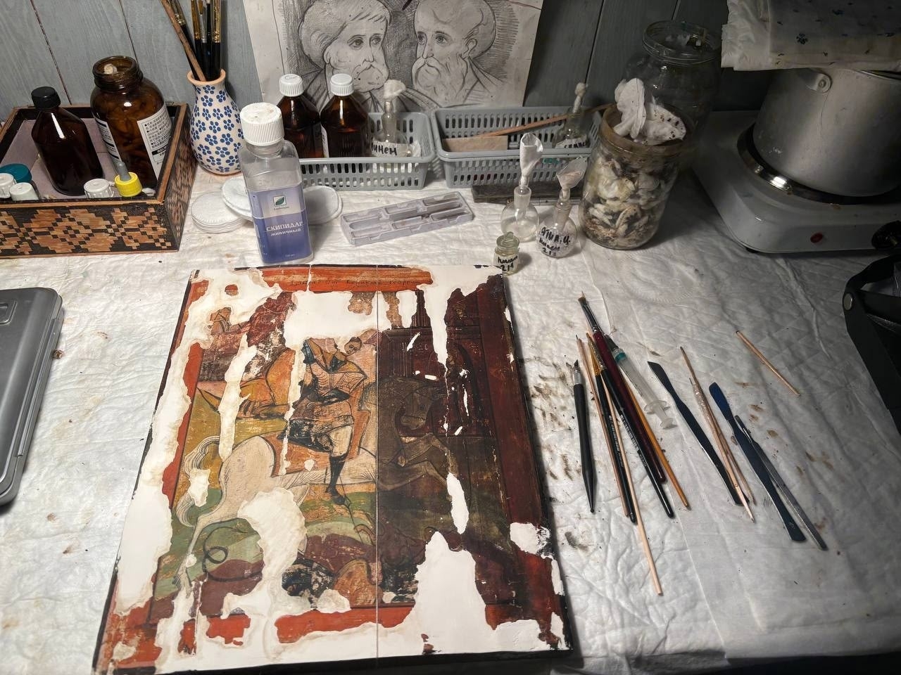 Уникальные иконы начали реставрировать в Карелии