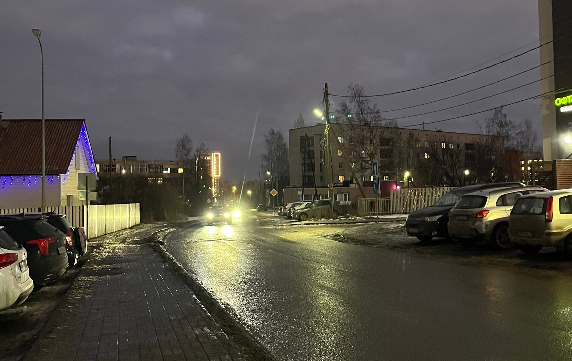 «На отшибе»: жители густонаселенного района в Петрозаводске мучаются без пешеходного перехода