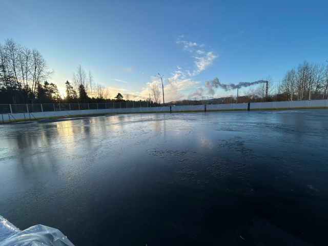 Современный каток зальют к Новому году в Питкярантском округе